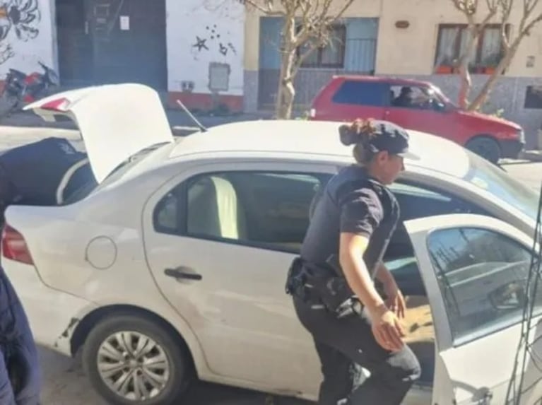 El vehículo que manejaba el remisero.