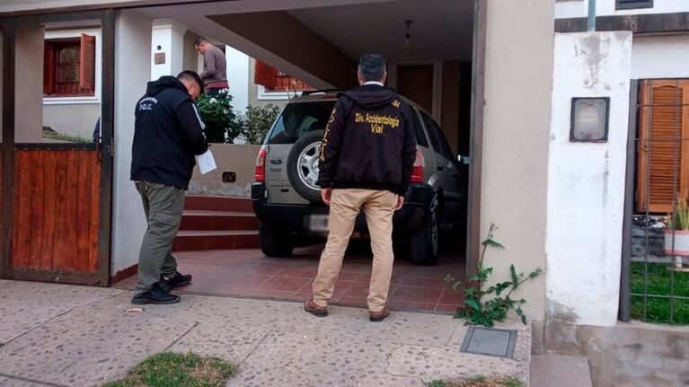 El vehículo secuestrado es una Eco Sport gris.