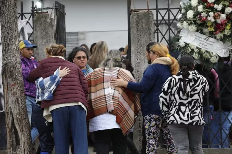 El velatorio de la niña de 11 años en la casa de su padre en Lanús.