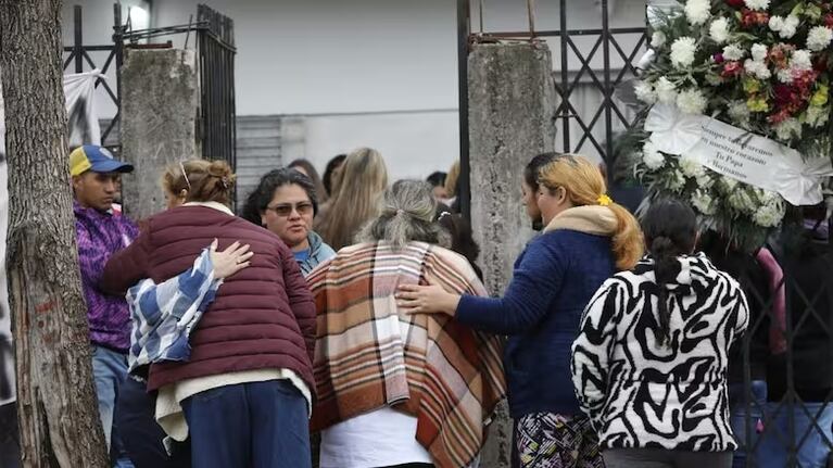 El velatorio de la niña de 11 años en la casa de su padre en Lanús.