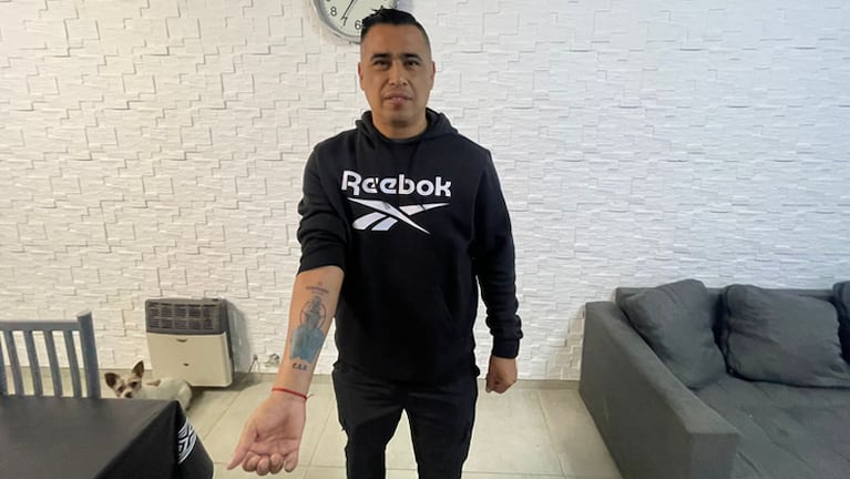 El "verdadero" Chino Zelarayán se tatuó a su hermano Lucas y a su hijo Gonzalo.