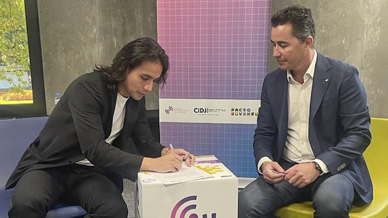 El vicegobernador Manuel Calvo, junto al Secretario General de OIJ, Max Trejo en la sede de la organización de Madrid, España.