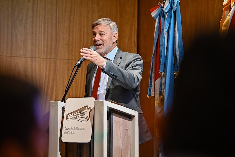 El viceintendente Javier Pretto puso en marcha el Ifopac, con el acompañamiento de todos los bloques políticos