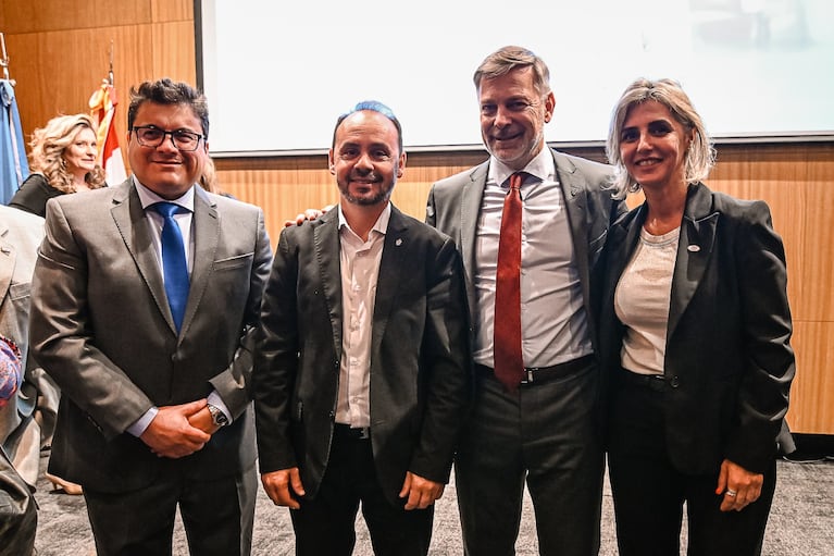 El viceintendente Javier Pretto puso en marcha el Ifopac, con el acompañamiento de todos los bloques políticos