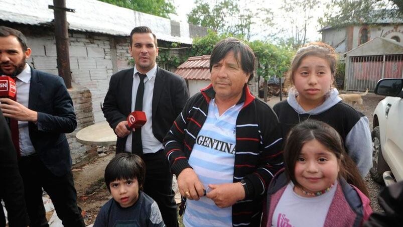 El vidente Manuel en el barrio de Gorina, La Plata. 