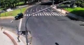 El video del momento en el que la actriz atropella y mata al turista brasileño en Recoleta. (Foto: captura video TN)