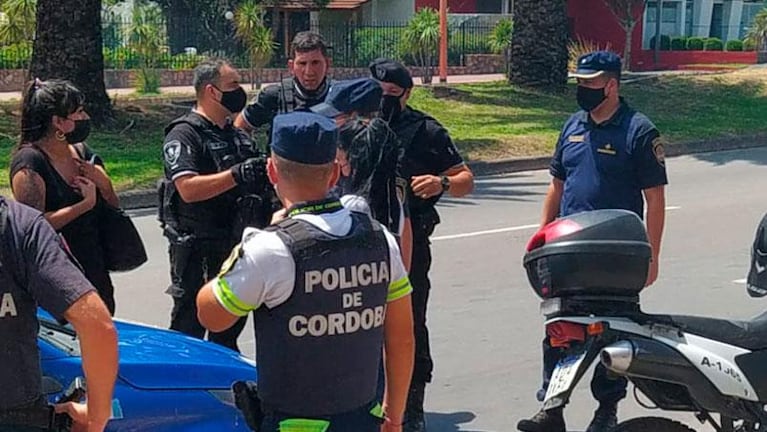 El video del momento en que les roban el auto en un velorio en Carlos Paz