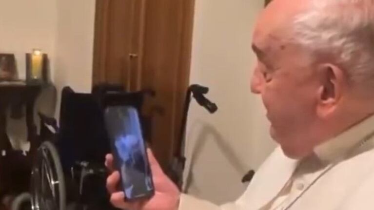 El video del último llamado del Papa a la única iglesia católica en Gaza dos días antes de su muerte