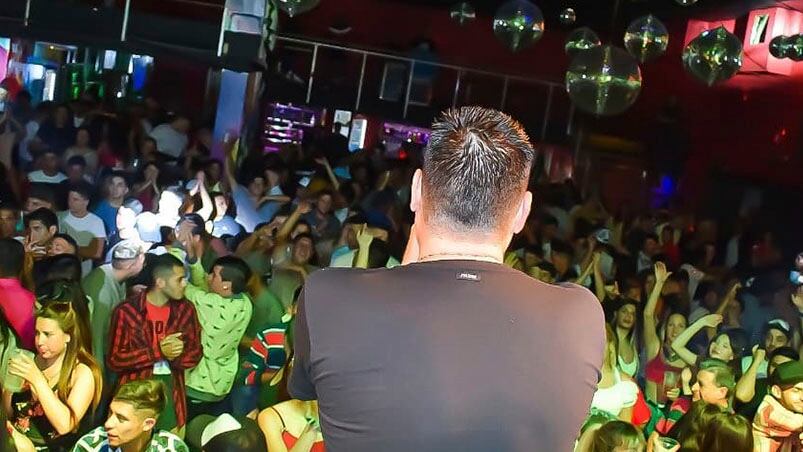 El video se grabó en el baile de Atenas.