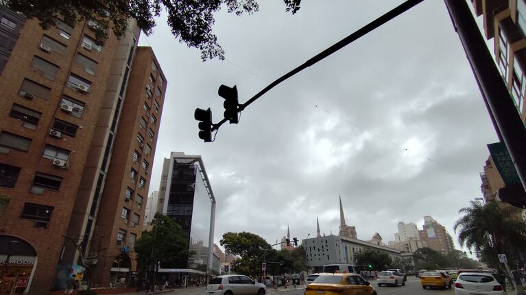 El viento trajo un marcado descenso de la temperatura en Córdoba.