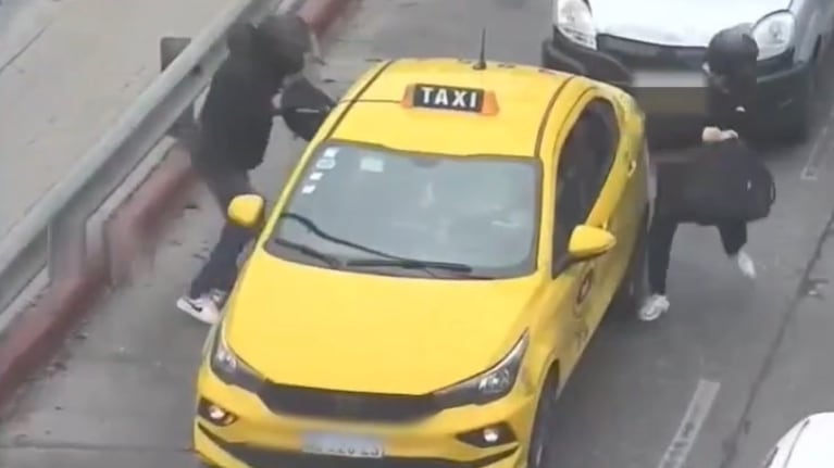 El violento episodio tuvo lugar sobre la Costanera.