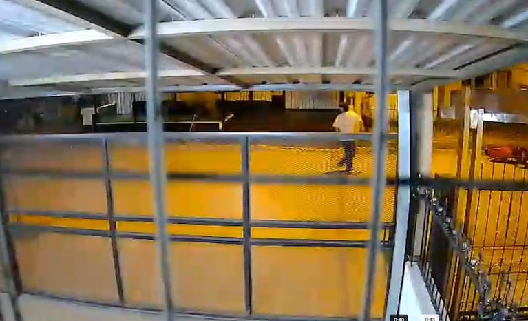 El violento intento de robo que sufrió un joven en su propio barrio.