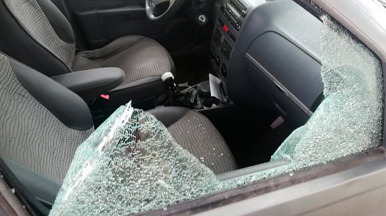 El violento robo ocurrió a plena luz del día en barrio Villa Centenario.