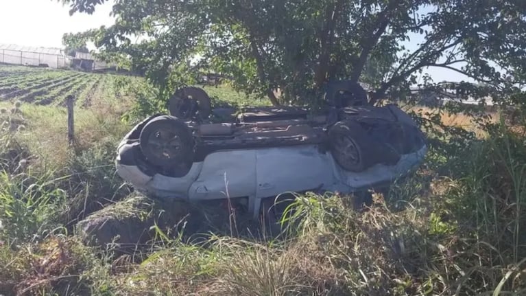 El vuelco ocurrió en el cruce de las rutas 6 y 215, a la altura de La Plata.
