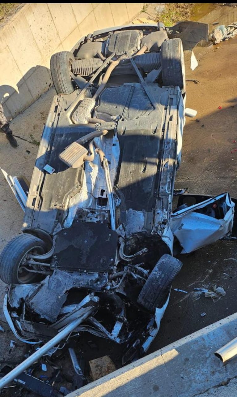 El vuelco ocurrió en el nuevo distribuidor de Villa El Libertador.