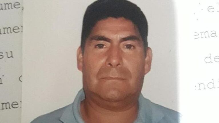 El zapatero de 59 años recibió tres heridas de arma blanca en su cuello.