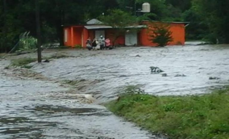 Elecciones locales: el agua se los llevó