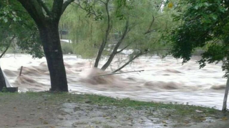 Elecciones locales: el agua se los llevó