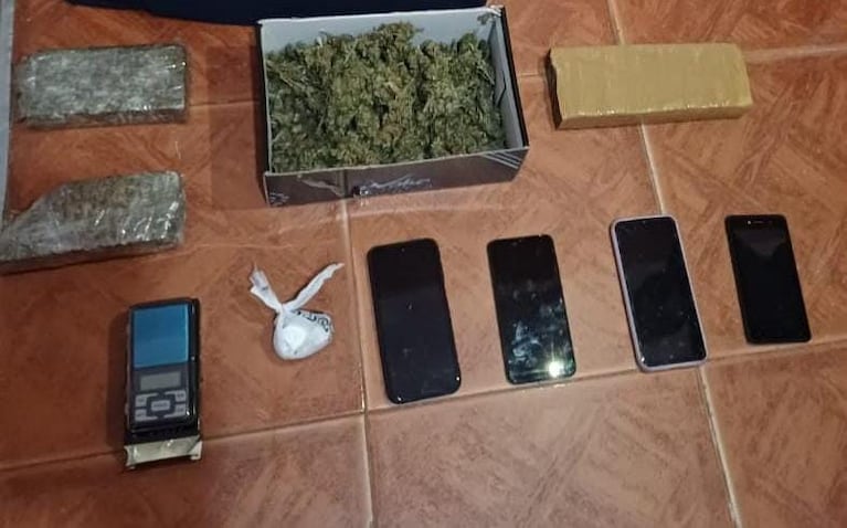 Elementos secuestrados (Foto: Prensa Policía Cba)