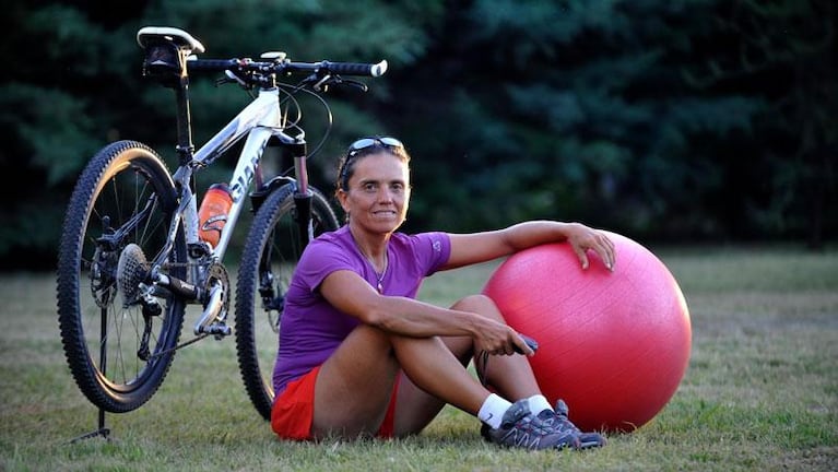 Elisa Lapenta, deportista y súper mamá cordobesa que lucha por los derechos de su hija