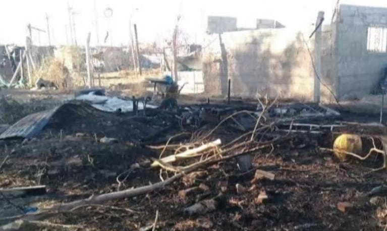 Emoción en vivo: tras estar al borde de la tragedia, les regalaron una casa nueva