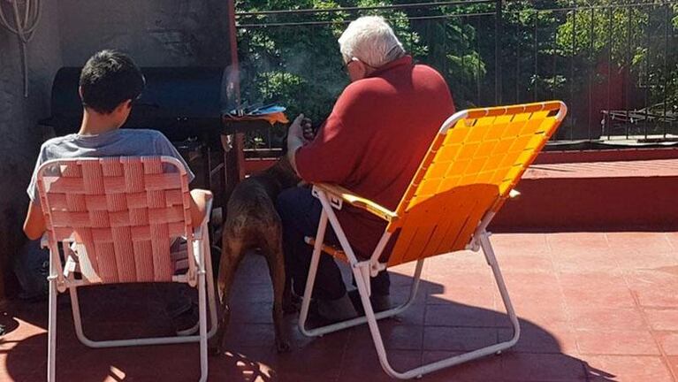 Emoción: un abuelo dibujó galletitas de su infancia para que lo ayuden a encontrarlas