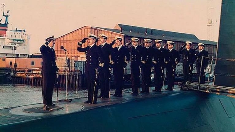 Emotivo: el poema dedicado a los 44 tripulantes del submarino