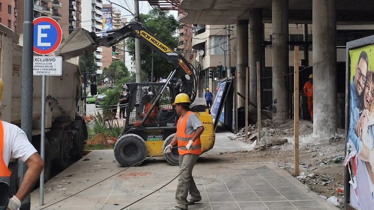 Empezó la construcción del muro en "la mole".