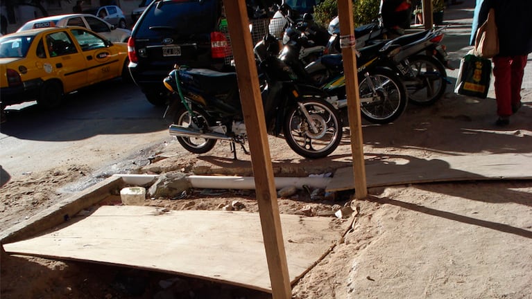 En 2012, el momento de la obra en el edificio que causó el derrumbe fatal en Güemes.