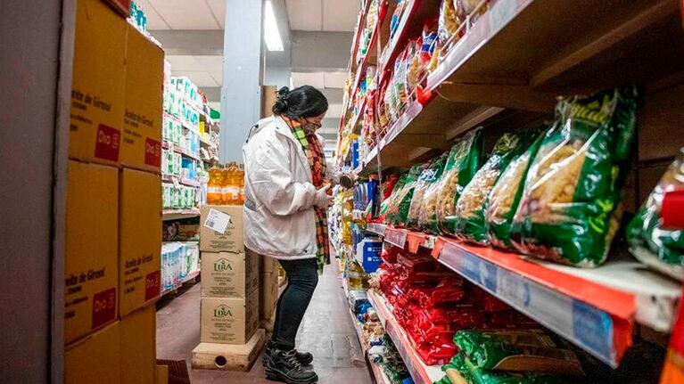 En abril se necesitaron más de 100 mil pesos para no caer en la pobreza.