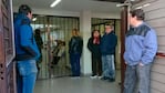 En algunas escuelas, el comienzo de la votación se demoró hasta 45 minutos. Foto: ElDoce.tv