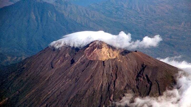 En Bali esperan en cualquier momento la erupción del volcán Agung.