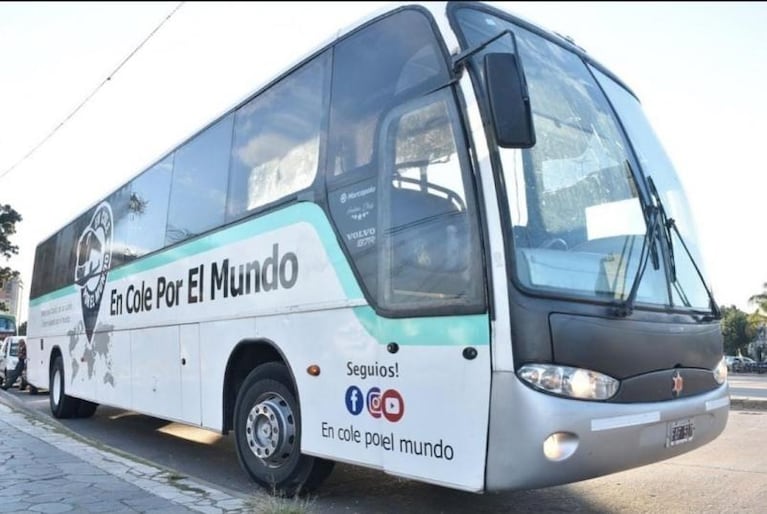 “En cole por el mundo”: tiene 87 años y convirtió un motorhome en su hogar