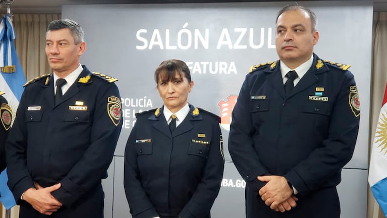 En conferencia de prensa, Zárate se refirió a la detención de los policías. Foto: Julieta Pelayo/ElDoce.