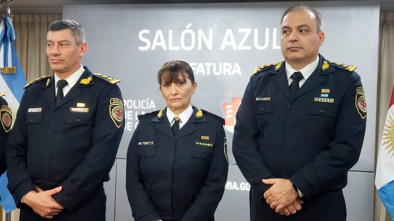 En conferencia de prensa, Zárate se refirió a la detención de los policías. Foto: Julieta Pelayo/ElDoce.