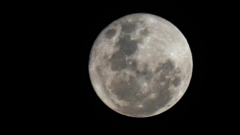 En Córdoba, la superluna se pudo ver en la noche y madrugada del martes.
