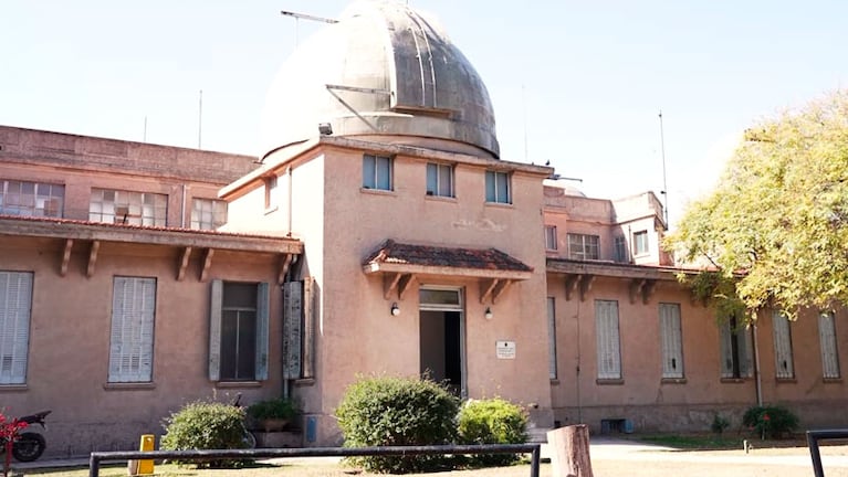 En Córdoba se abrió la primera oficina meteorológica nacional.