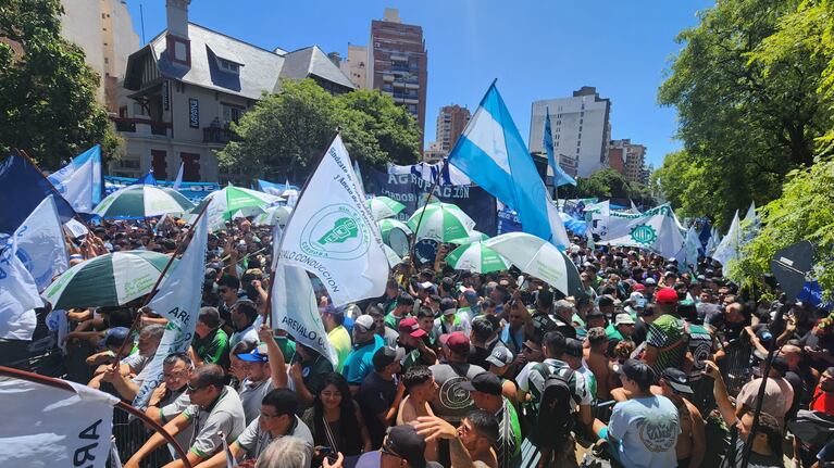 En Córdoba se realizaron dos actos contra el presidente Javier Milei.