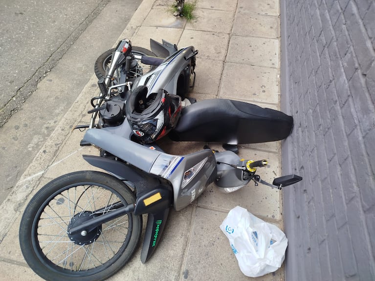 En Córdoba un automovilista quiso atropellar a un motociclista.