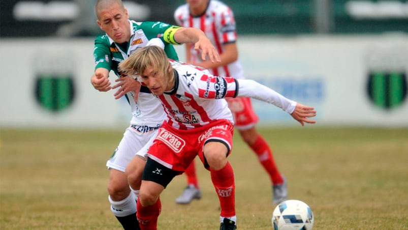 En el debut de la dupla Mira y Sarría, la Gloria sumó otra derrota. 