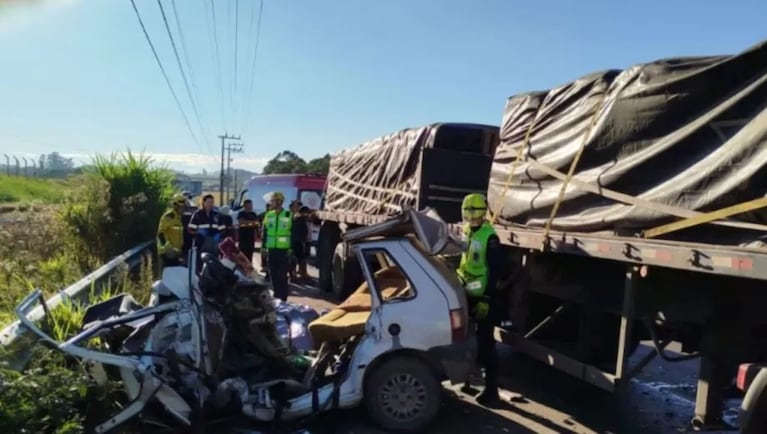 En el hecho también murieron otras tres personas, todas oriundas de Brasil.