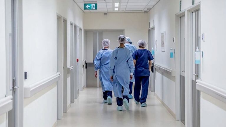 En el hospital esperan los resultados de nuevos agentes de salud testeados.