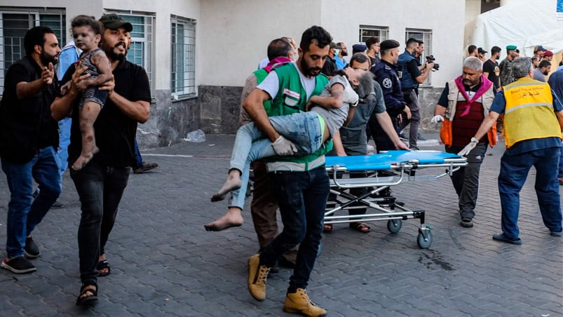 En el hospital había miles de refugiados para protegerse de los bombardeos.