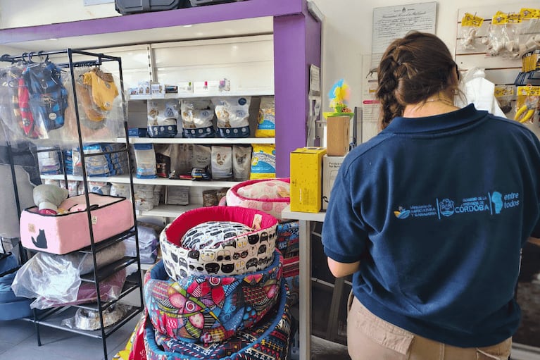 En el interior de Córdoba clausuraron veterinarias truchas.