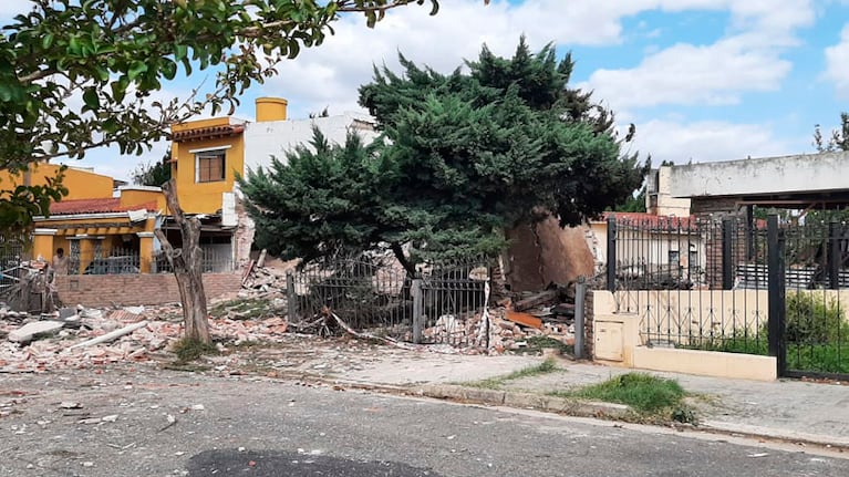 En el lugar del estallido encontraron a un hombre muerto. Foto: Julieta Pelayo/ElDoce.tv.