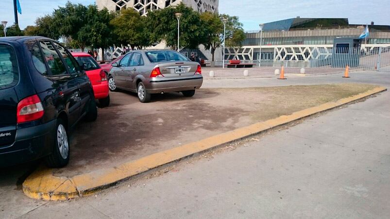 En "El Panal" se armó la playa del caos 