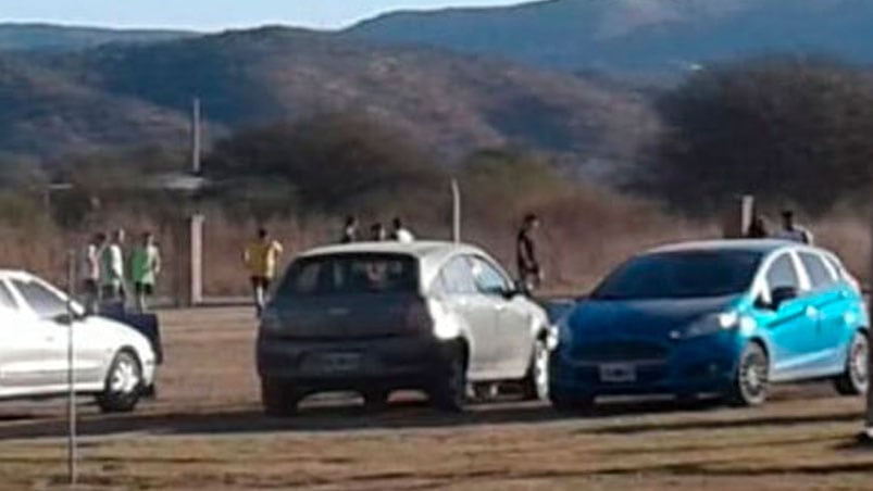 En el partido había jugadores de Alta Gracia, La Rancherita y Anisacate, muchos de los cuales fueron identificados. (Redacción Alta Gracia)