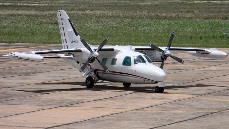 En el pequeño avión iban a bordo tres personas.