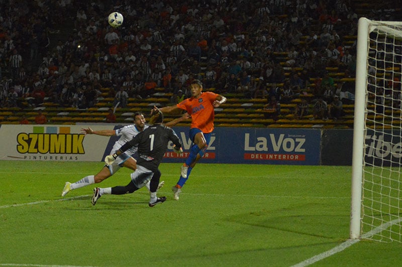 En el segundo tiempo, Ramis abrió el marcador para la "T". Foto: Lucio Casalla / ElDoce.tv