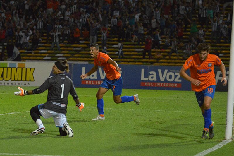 En el segundo tiempo, Ramis abrió el marcador para la "T". Foto: Lucio Casalla / ElDoce.tv